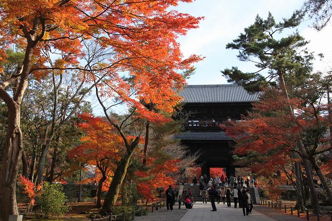 南禅寺・三門の紅葉（京都）