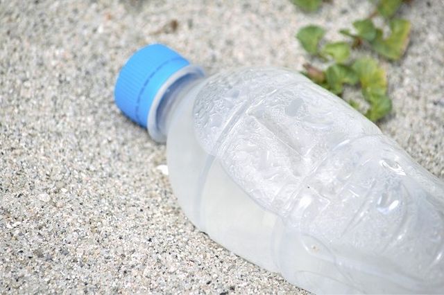 スポーツドリンクは発汗などによって失われた水分やミネラルを効率よく補給できる清涼飲料水