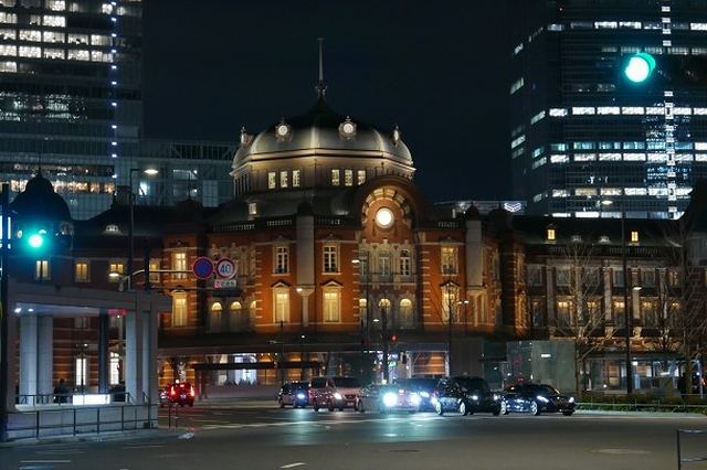 夜の東京駅丸の内北口
