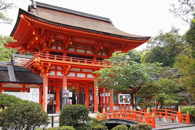 上賀茂神社の楼門