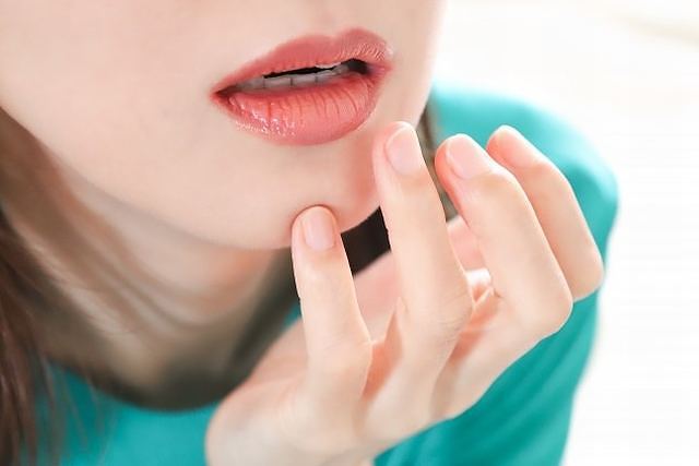 プロペトは顔に塗れるワセリンとして唇やデリケートな箇所にも使える
