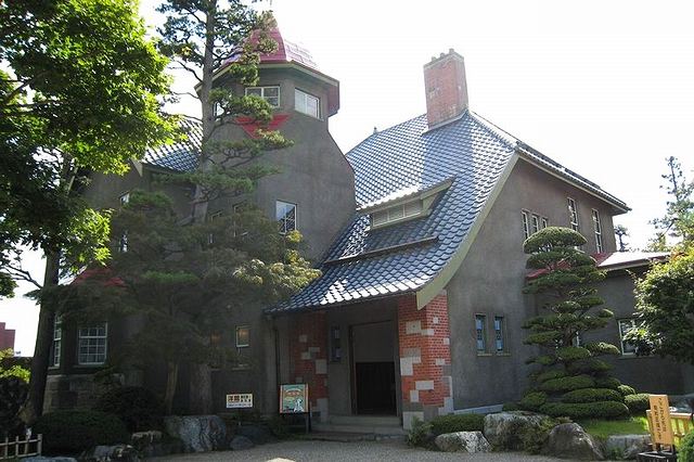 藤田記念庭園（旧藤田家別邸）の正面