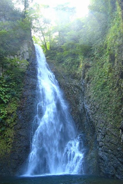 暗門の滝最後の第1の滝（一番奥の滝）は落差42メートルでパワーみなぎる圧巻の滝