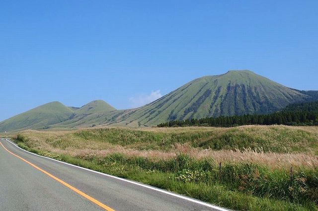 杵島岳も4000年前に形成された同じスコリア火山