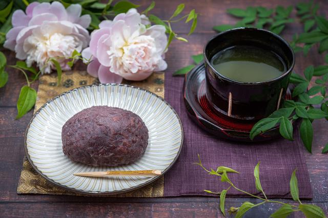 お盆に食べるおはぎの小豆は魔除けの効果がある