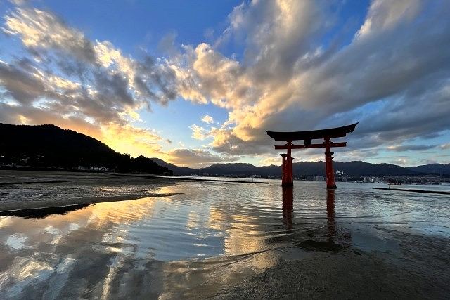 新月と満月は潮・海の満ち引きで大潮になる共通点がある