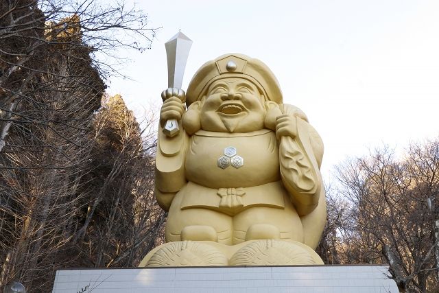 中之嶽神社の大黒天は小槌ではなく剣を持つ珍しい姿で病や厄を祓い福を招く