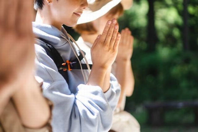 初詣はその年に初めて神社仏閣へ無病息災など新年がよい年になるように祈る目的