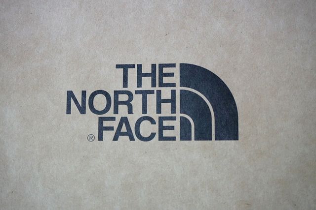 ザ・ノース・フェイス（THE NORTH FACE）は登山グッズや衣類などアウトドアやスポーツを中心に幅広く製造する老舗アウトドアブランド