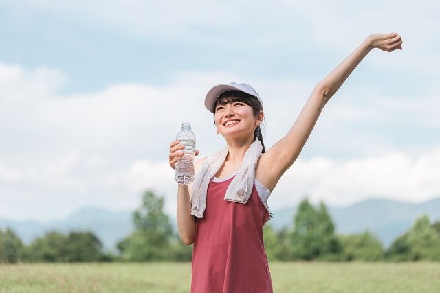 スポーツドリンクは人体にも欠かせない電解質(ミネラル、イオン)が含まれる