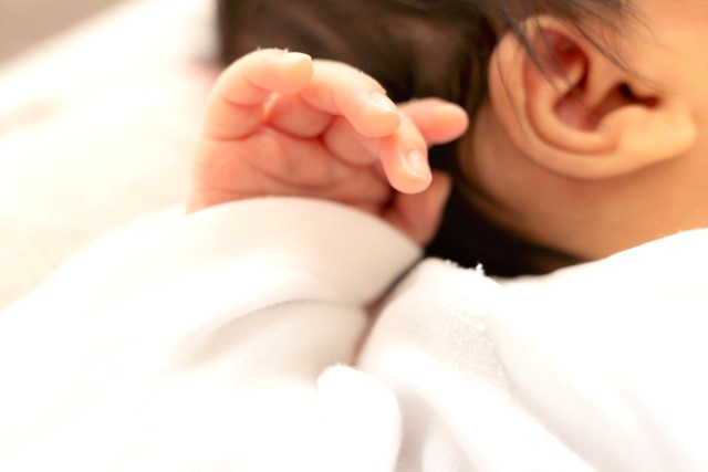 ワセリンは乾燥や刺激から守ってくれ、赤ちゃんから大人まで年代を問わず安心して使える