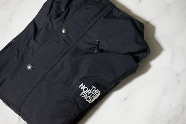 夏を除く春先から晩秋・初冬に向けたザ・ノースフェイスの防寒アウタージャケットはマウンテンライトジャケットとマウンテンジャケットが代表的