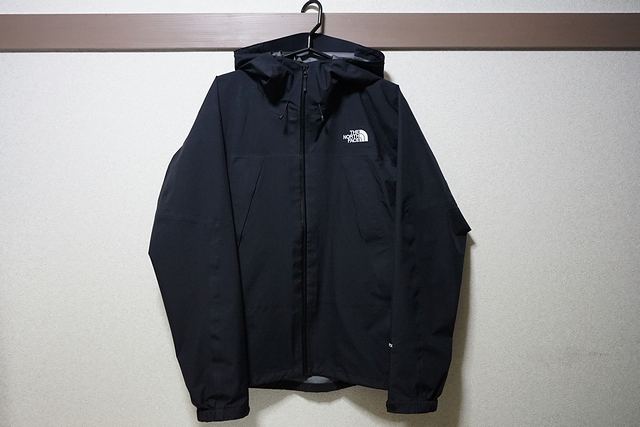 最初に手頃な価格でコストパフォーマンスが高いドットショットジャケットを購入